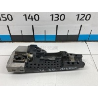 Кронштейн ручки VAG Q3 (8U) (2012 - 2018) 8U1837885