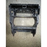 Консоль центральная рамка радио audi oe 8e0858005b