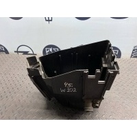 Корпус блока предохранителей Mercedes C/W203 2000-2008 A2035452201