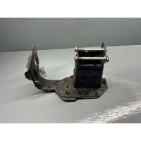 Кронштейн усилителя бампера переднего (домик) Mercedes C W203 2005 A2036202295