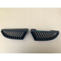 Правый левая решётка заглушка бампера mitsubishi кольт cz3 04 - 09 127773 127774