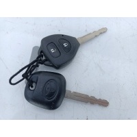 Ключ ключи toyota auris i 06 - оригинальные