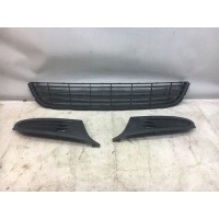 Volkswagen oe 5k0 853 677a решётка центральная бампера