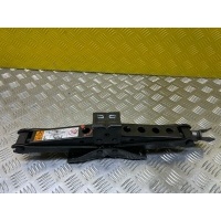 Домкрат Toyota Hilux (2005-2015) Пикап 2013 091150K080