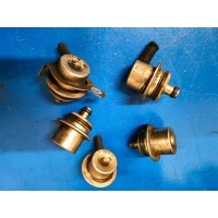 Volkswagen oe 036133035a регулятор давления топлива