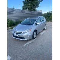 Toyota prius v кожи , низкий пробег 100% pewne auto.
