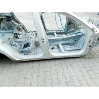 Volvo v60 ii порог правая отправка центральная правая 21r . кросс кантри