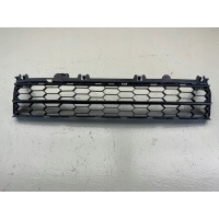Skoda superb iii 15r - решётка центральная бампера передняя переднее 3v0853677