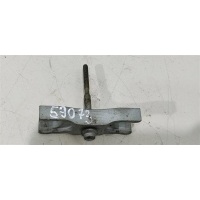 Скоба (кронштейн) крепления форсунки Volkswagen Passat 2013 03L130216A,03L216A, CFF