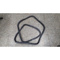 1t0867911 уплотнитель дверь левый переднего volkswagen toutan 1t