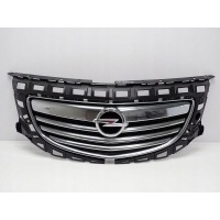 Решетка решетки радиатора бампера хромированная 13282567 opel insignia 2012 год