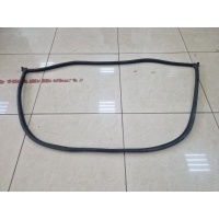 Уплотнитель капота Volkswagen Touareg 7L 2005 7L6823707C
