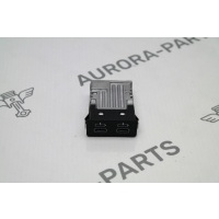 Разъём AUX/USB BMW X5 G05 2018 84105A84163