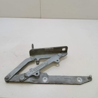 Петля капота правая Land Rover Discovery III (2004 - 2009) LR018696