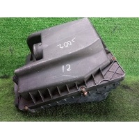 корпус воздушного фильтра Opel Astra H (2004-2014) 55558311