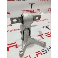 Кронштейн двигателя Tesla Model X 2016 1055368-00-G,1035000-01-J,1035300-00-E