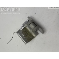 Петля крышки (двери) багажника Volkswagen Passat B5 2000