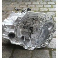 Toyota auris 1.4d4d , 6 кпп , 2009 - 2015