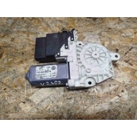 Моторчик стеклоподъемника задний правый Volkswagen Golf 2007 1K5839402G, 1K0959704P
