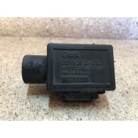 Датчик температуры воздушный volkswagen seat 2.0b 037906040c