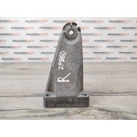 Кронштейн двигателя MERCEDES W204 2010 A2712232304