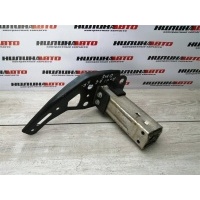 Кронштейн усилителя бампера Audi A6 C6 2004 4F0807134
