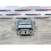 Подушка двигателя VOLKSWAGEN Passat B6 2009 3C0199555P
