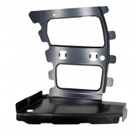 Обшивка крепление арки левая audi q7 4m0809347c