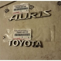 Значек надпись эмблема крышки багажника задняя 75442 - 02140 toyota auris ii
