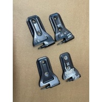 Джип wrangler jl петли дверь правая передняя 68297680ab 68302124ab