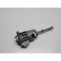 Вставка замка двери прав. Hyundai-Kia ix35/Tucson (2010 - 2015) 819802YA00