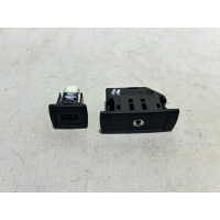 Разъем вход usb aux мерседес cls w218 w212 2188200087 2188200187