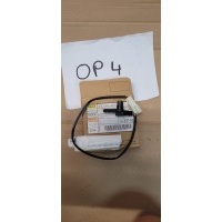 Датчик оборотов редуктора оригинальные audi volkswagen oe 09d927321a