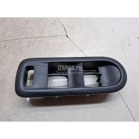 Накладка блока управления стеклоподъемниками Nissan Duster 2012 8200160603
