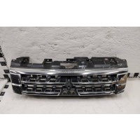 Решетка радиатора Mitsubishi Pajero 4 Restail 2