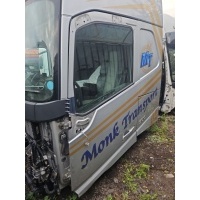 Дверь левая Volvo FH 2013 84056041,21925723,82183078,84459441,23314276,84012030