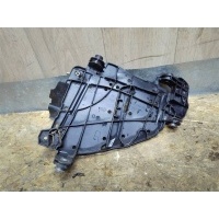 Кронштейн фары правой VW Touareg 2002-2010 2010 7L6941292