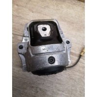 Подушка крепления двигателя Audi Q5 8R 2015 8R0199381