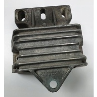 Лапа подушка двигателя audi tt 8n 1.8 т 8n0199555c