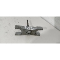 Скоба (кронштейн) крепления форсунки Volkswagen Passat 2013 03L130216A,03L216A, CFF