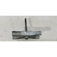 Скоба (кронштейн) крепления форсунки Volkswagen Passat 2013 03L130216A,03L216A, CFF