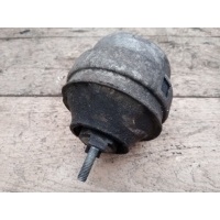 Подушка двигателя Volkswagen Passat B5 1998 8D0199379J