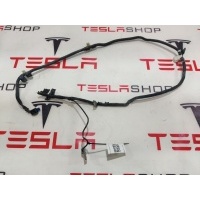 Антенна Tesla Model X 2016 1036885-00-E,1058358-03-C,1072447-82-A,1047251-00-F