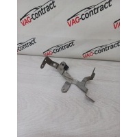 Кронштейн Volkswagen Golf 6 2011 06A971858R
