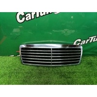 Решетка радиатора Mercedes-Benz E W210 1997 A2108880123