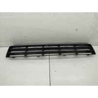 Решетка (заглушка) в бампер Перед. Volkswagen Golf-4 2001 1J0853677D