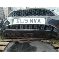 Решетка в бампер центральная Ford Focus III 2011- 2015 1883546