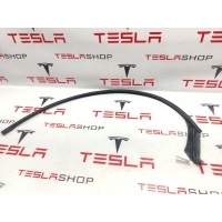 Уплотнитель Tesla Model X 2016 1032146-00-C