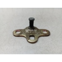 Ответная часть замка багажника Ford Fiesta (1995 - 2001) 1018961