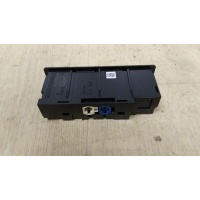 Разъем AUX / USB MERCEDES-BENZ E-CLASS W213 01/2016 - 2018 A2138200400